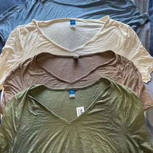 4 Old Navy Women's Tops in Green, Brown, Cream, and Blue